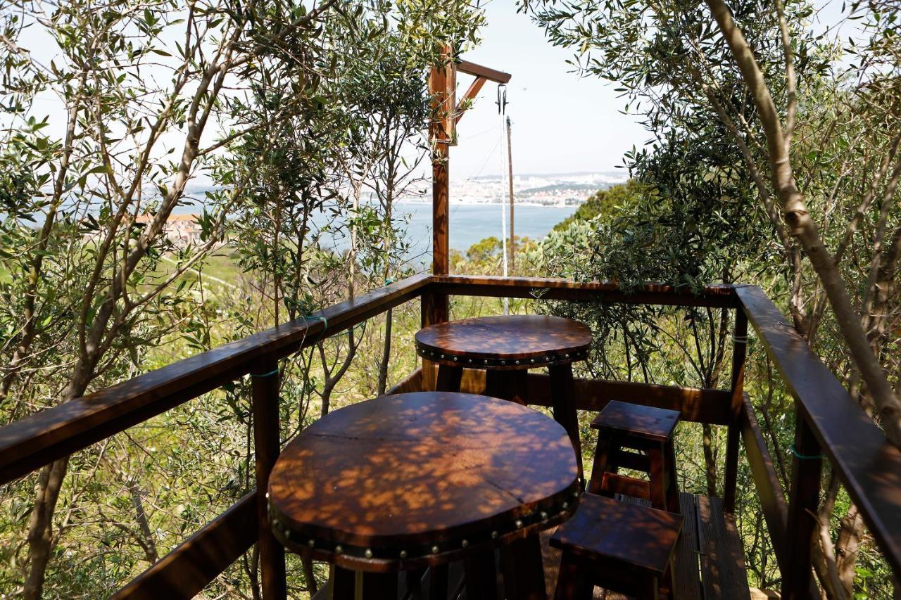 Ola Belem! Cozy Windmill, Stunning Views To Lisboa Bed & Breakfast Caparica Eksteriør bilde